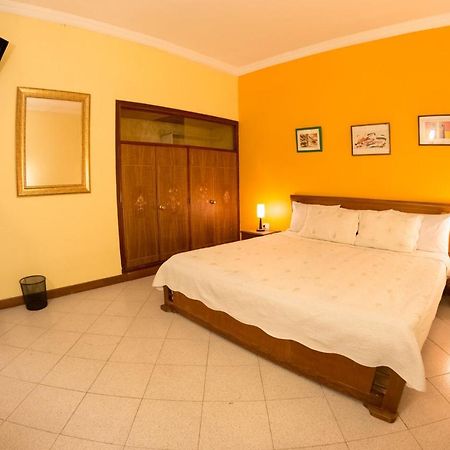 61Prado Hotel Medellín Buitenkant foto